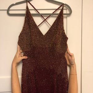 💃🏻 Killer dress w/ cut outs & open back!💃🏻